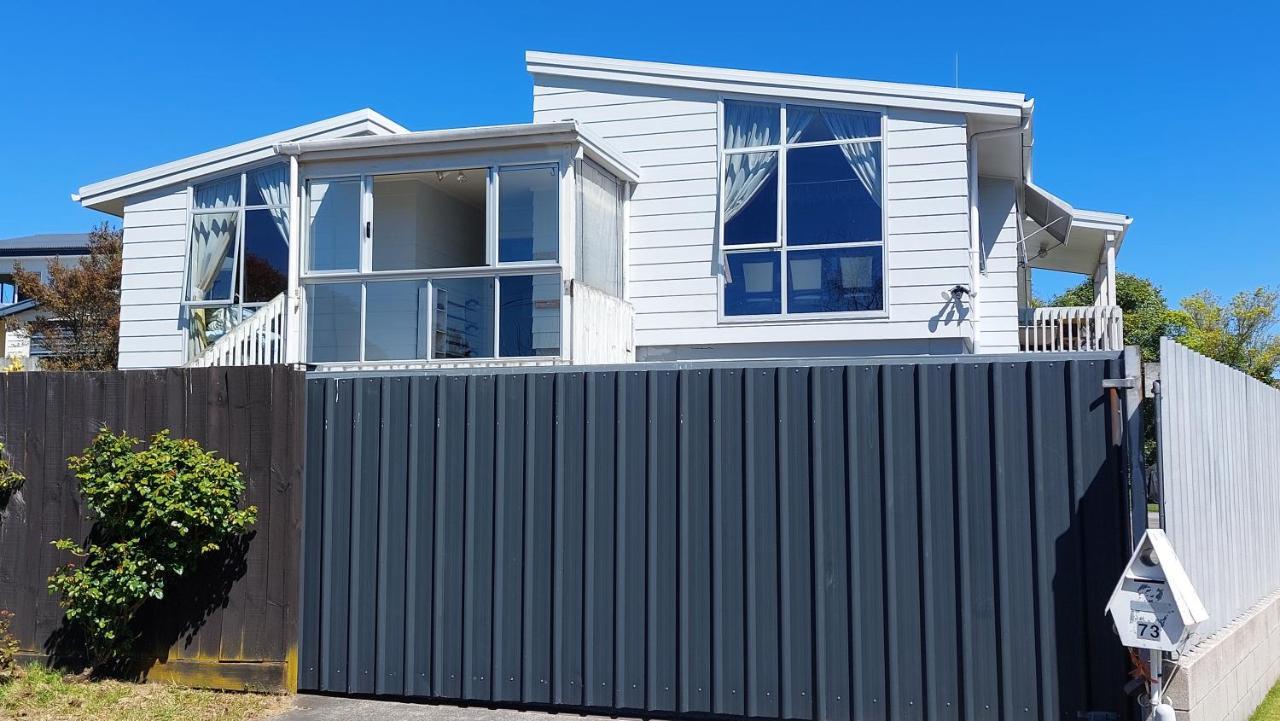 Bed And Breakfast Happy Home Taupo Accommodation Eksteriør billede