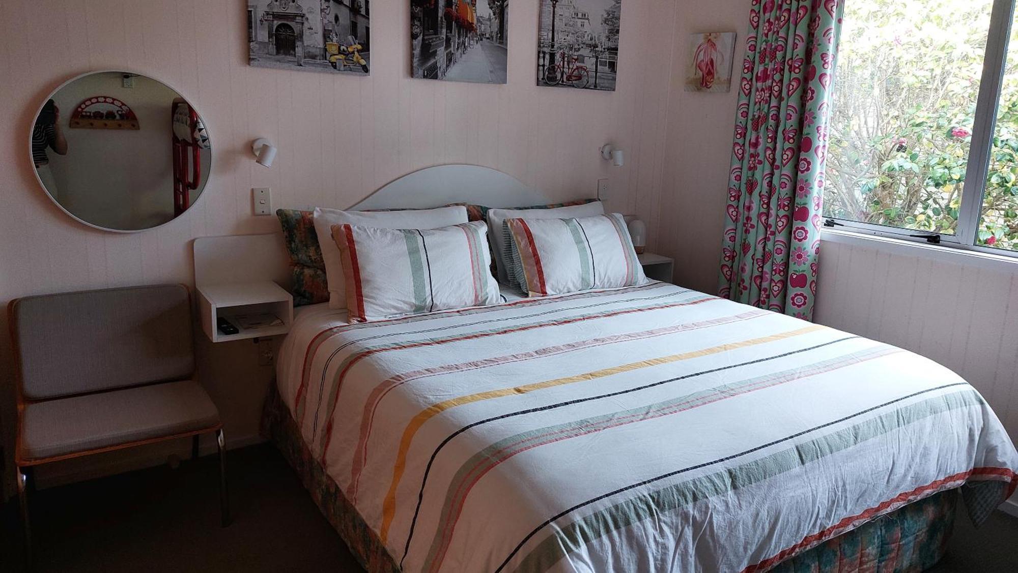 Bed And Breakfast Happy Home Taupo Accommodation Eksteriør billede