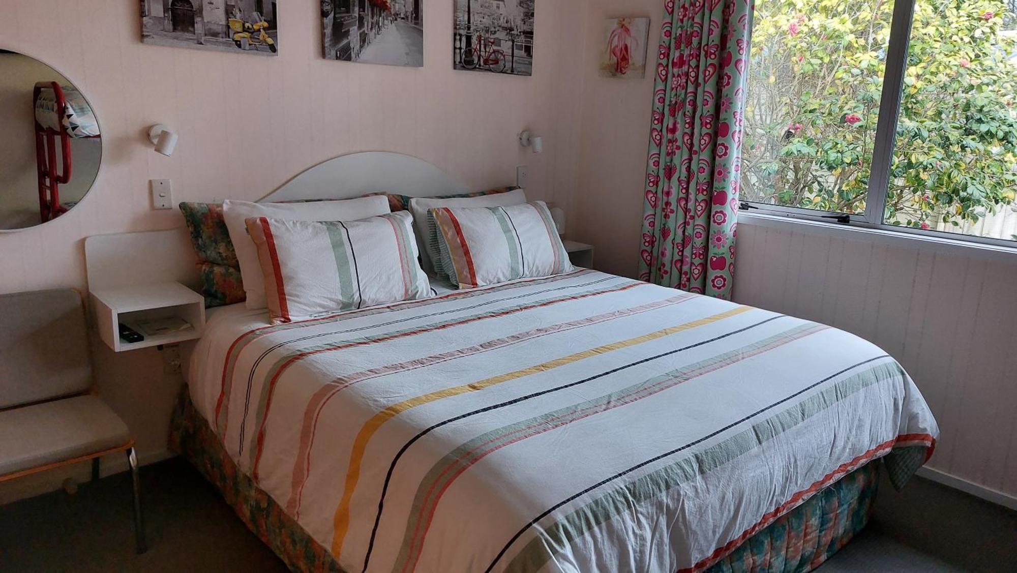Bed And Breakfast Happy Home Taupo Accommodation Eksteriør billede