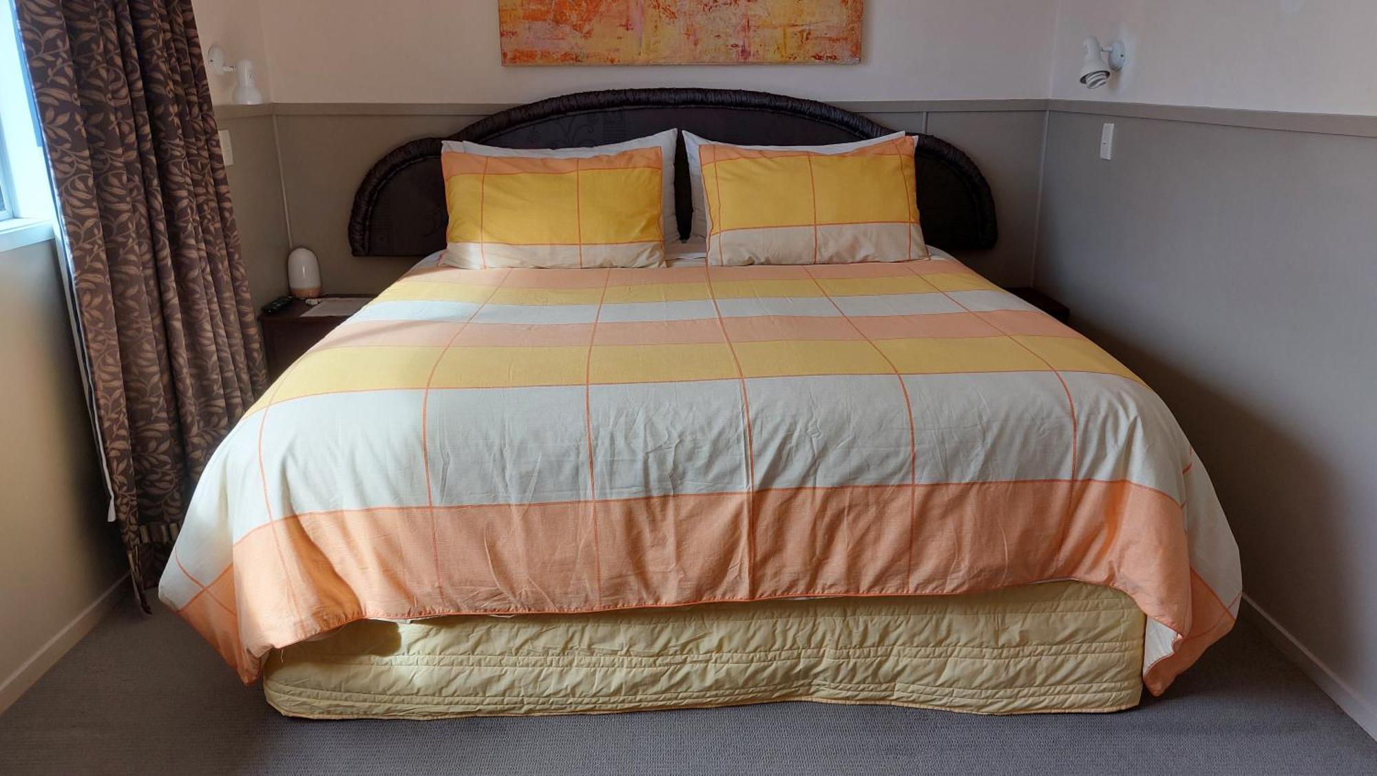 Bed And Breakfast Happy Home Taupo Accommodation Eksteriør billede