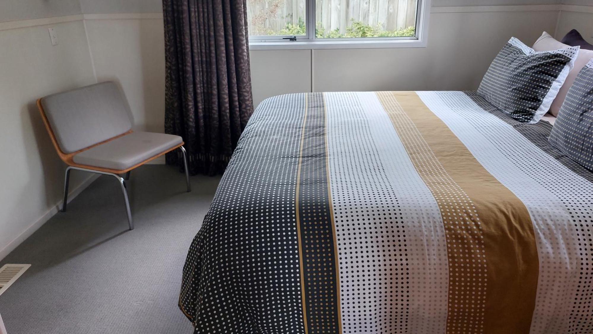 Bed And Breakfast Happy Home Taupo Accommodation Eksteriør billede