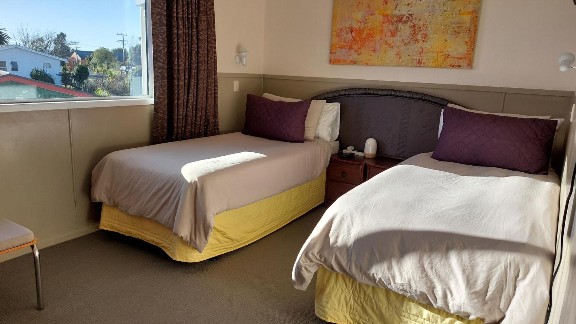 Bed And Breakfast Happy Home Taupo Accommodation Eksteriør billede