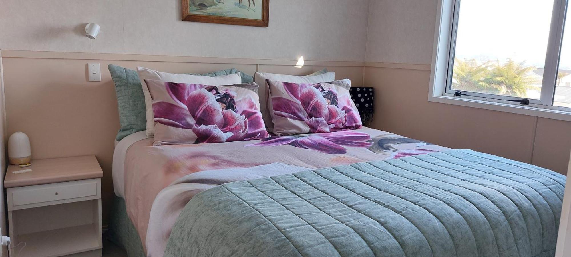Bed And Breakfast Happy Home Taupo Accommodation Eksteriør billede