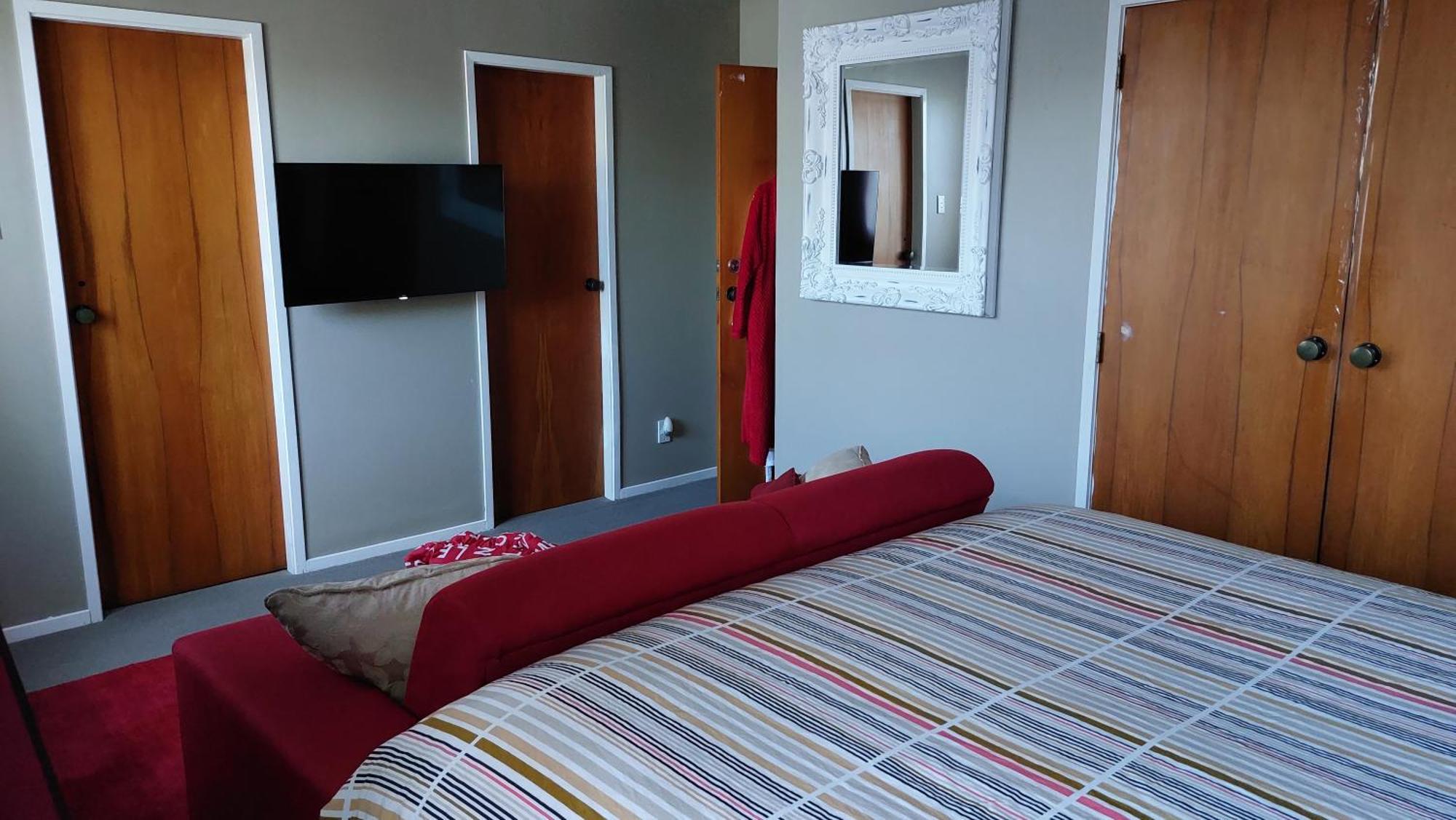Bed And Breakfast Happy Home Taupo Accommodation Eksteriør billede