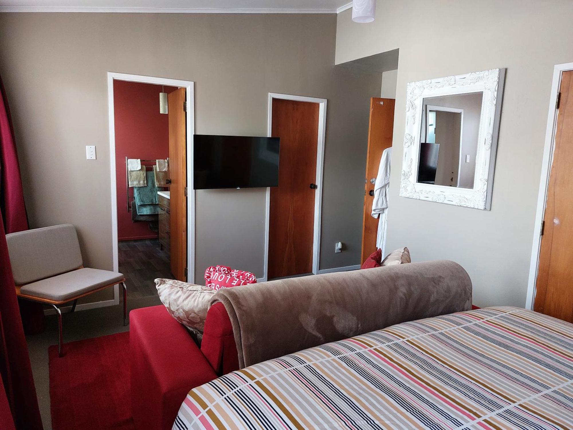 Bed And Breakfast Happy Home Taupo Accommodation Eksteriør billede