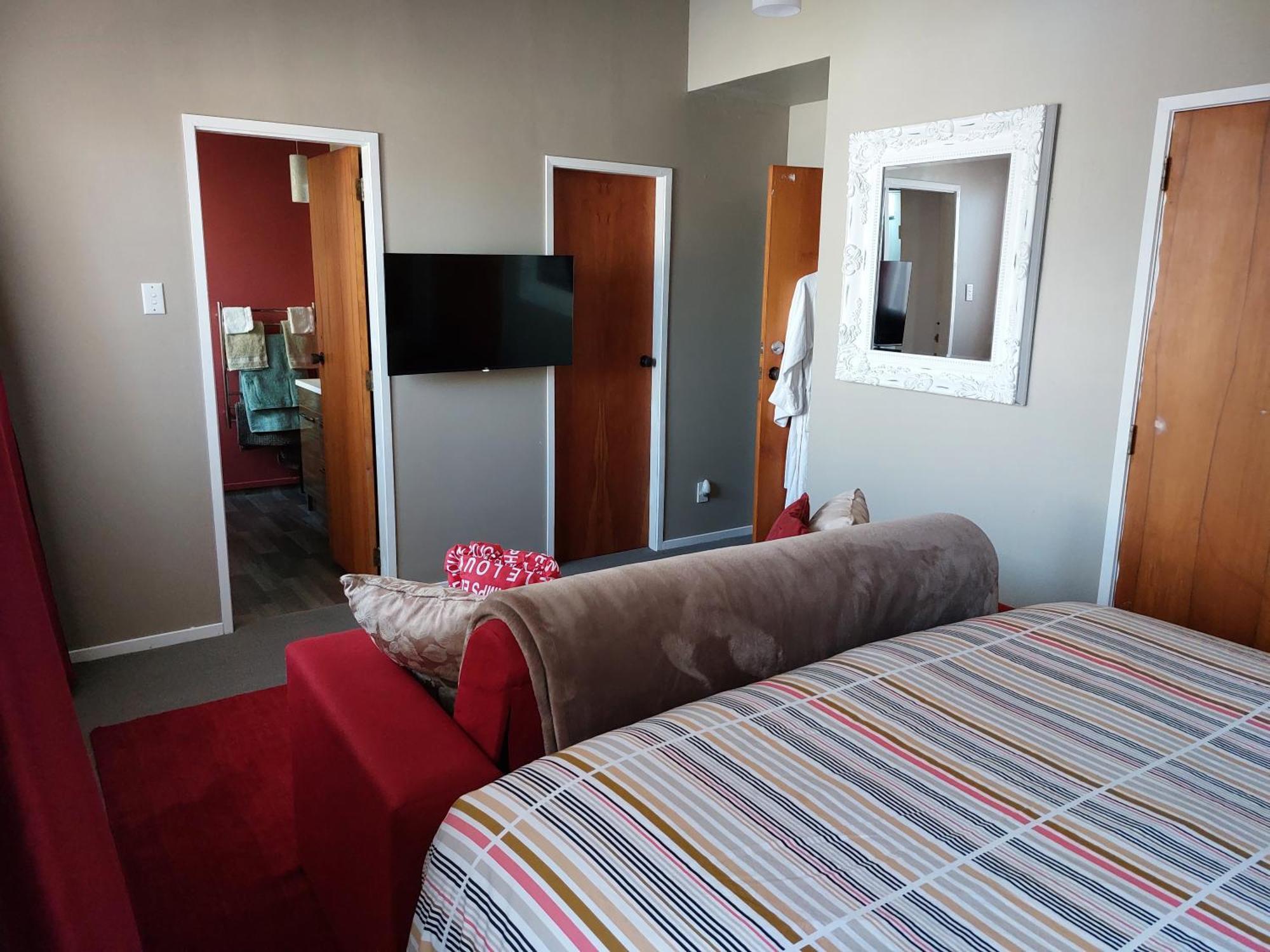 Bed And Breakfast Happy Home Taupo Accommodation Eksteriør billede